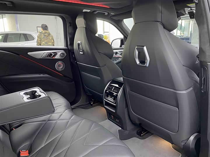 BMW XM 2023 Base — фото 11