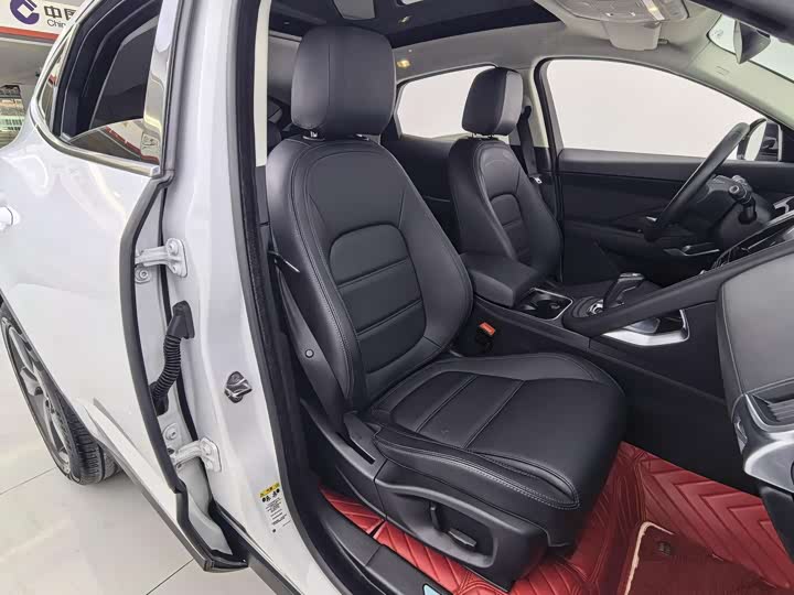 Jaguar E-PACE 2018 P 200 S V — фото 18