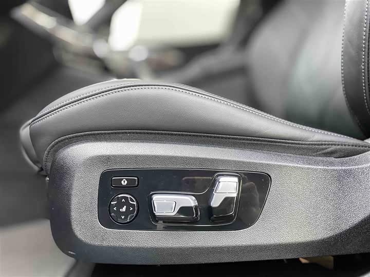 BMW XM 2023 Base — фото 24