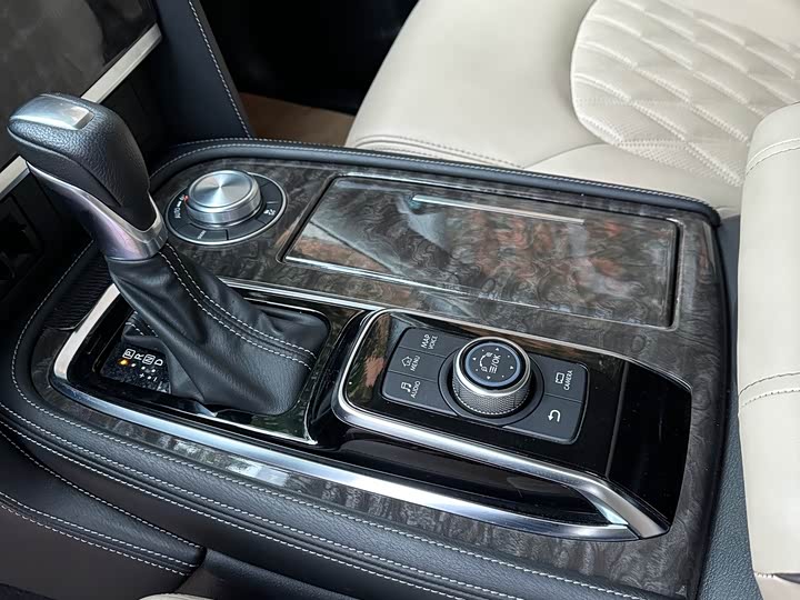 Nissan Patrol — фото 10