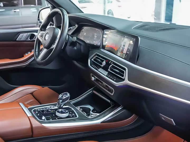 BMW X7 2019 x Drive 40i M — фото 7
