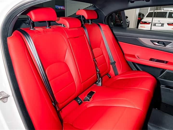 Jaguar XEL 2024 2.0 T 250 PS R-DYNAMIC S — фото 23