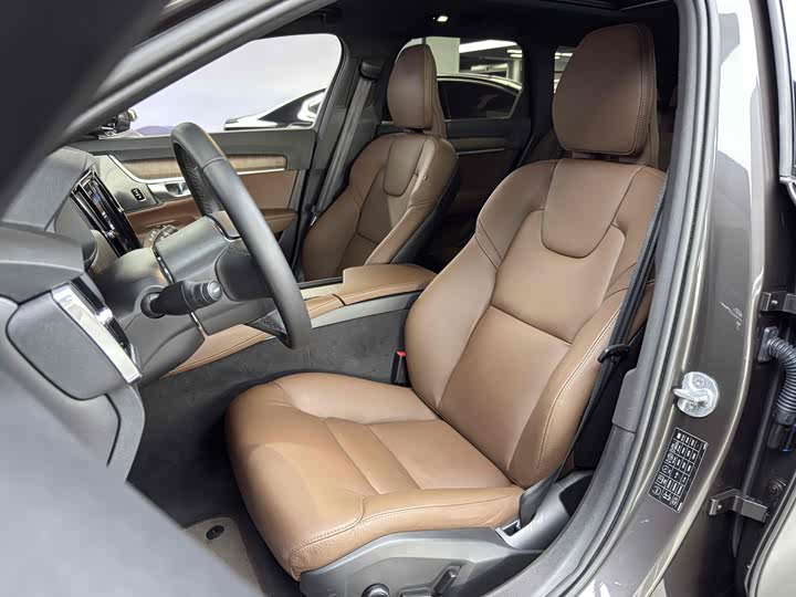 Volvo V90 2024 Cross Country B 5 AWD — фото 3