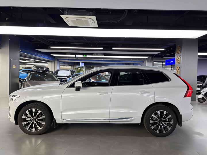 Volvo XC60 2024 B 5 4 WD — фото 16