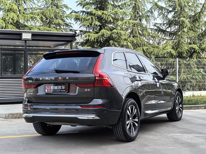 Volvo XC60 2022 B 5 4 WD — фото 27