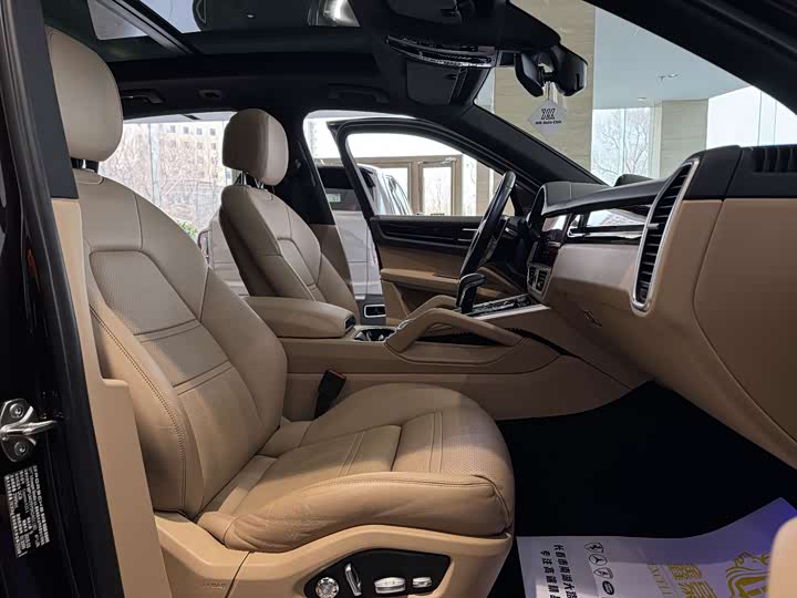 Porsche Cayenne 2018 Cayenne 3.0 T — фото 8
