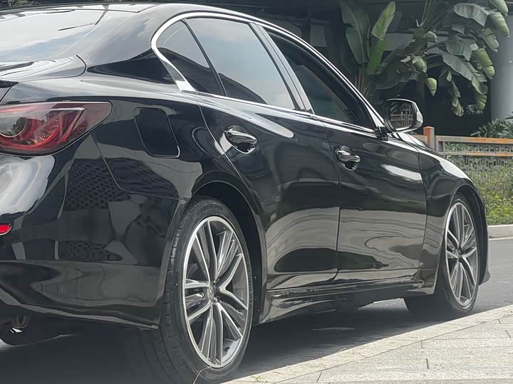 Infiniti Q50L 2015 2.0 T — фото 16