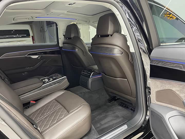 Audi A8 2021 A 8 L 50 TFSI quattro Comfort — фото 12