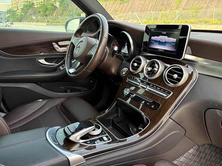 Mercedes-Benz GLC 2018 GLC 260 4 MATIC — фото 11