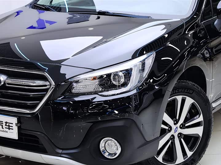 Subaru Outback — фото 10