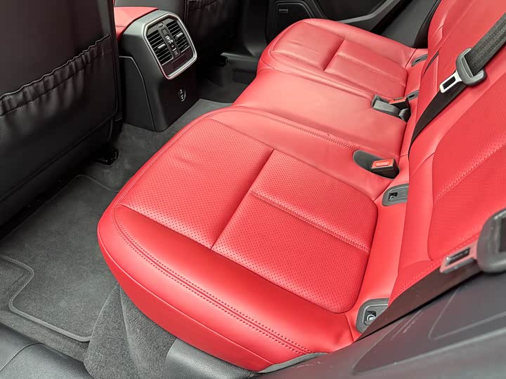 Porsche Macan 2023 Macan 2.0 T — фото 27