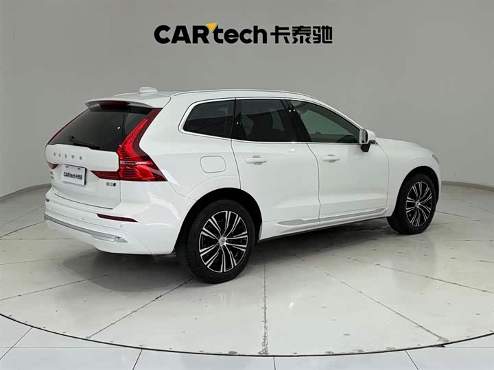 Volvo XC60 2022 B 5 4 WD — фото 11