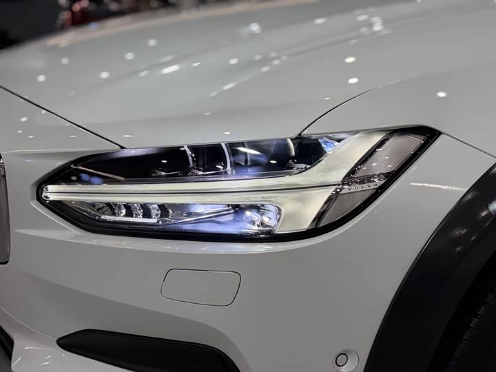 Volvo V90 2017 Cross Country T 5 AWD — фото 13