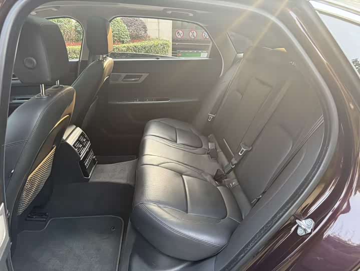 Jaguar XFL 2020 XFL 2.0 T P 250 2 WD — фото 11