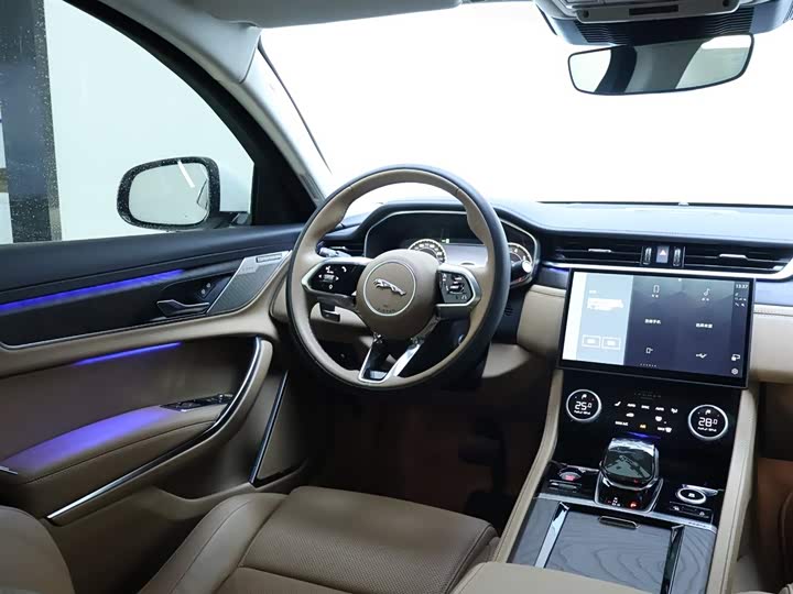 Jaguar XFL 2024 2.0 T P 250 2 WD — фото 14