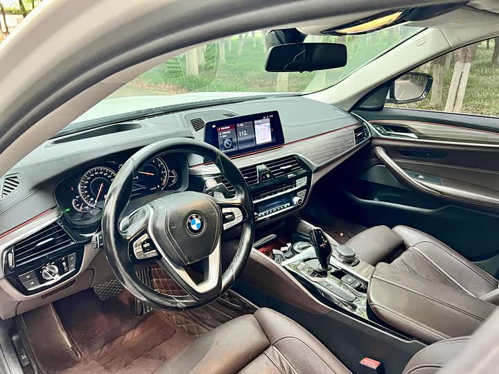 BMW 5 Series рестайлинг 540Li — фото 15