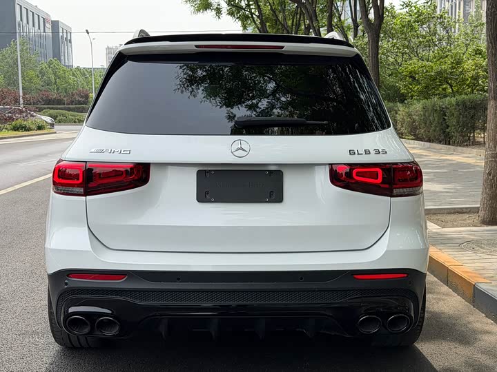 Mercedes-Benz GLB 2023 AMG GLB 35 4 MATIC — фото 4