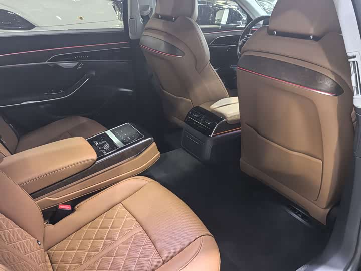 Audi A8 2023 A 8 L 50 TFSI quattro — фото 6