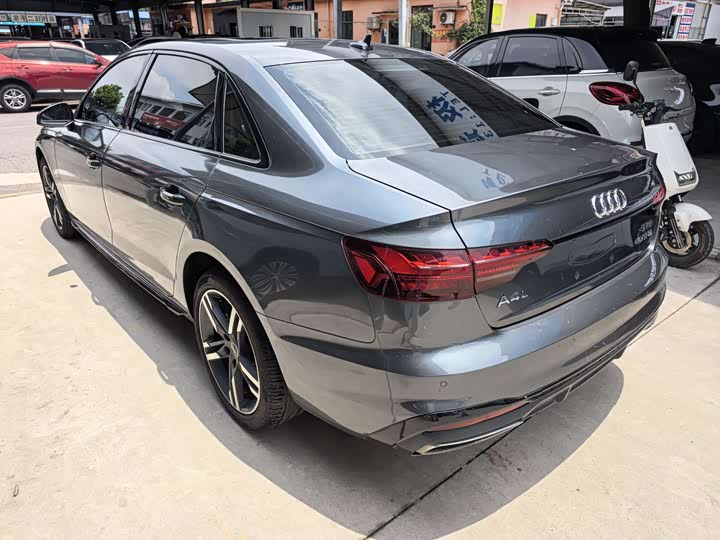 Audi A4L 40 TFSI люкс-динамик — фото 13