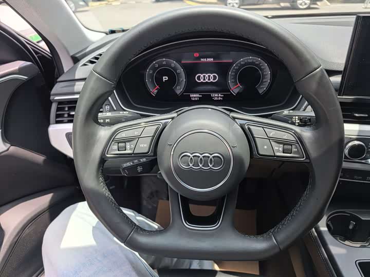Audi A4L 40 TFSI люкс-динамик — фото 8
