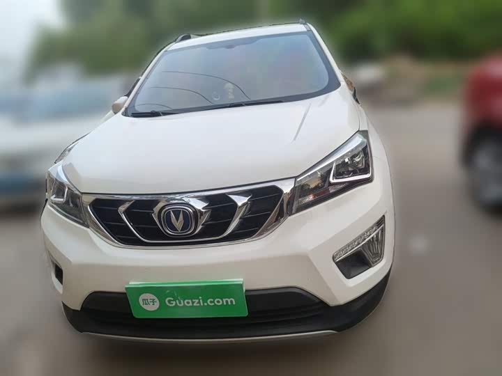 Changan CS15 2016 1.5 L MT — фото 23