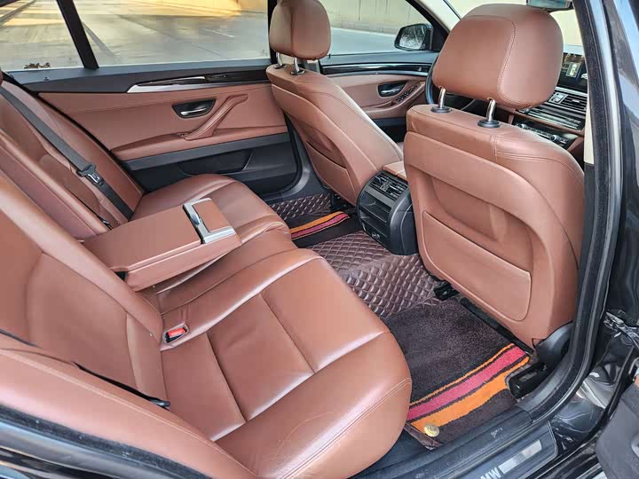 BMW 5 Series 525Li продвинутая — фото 8