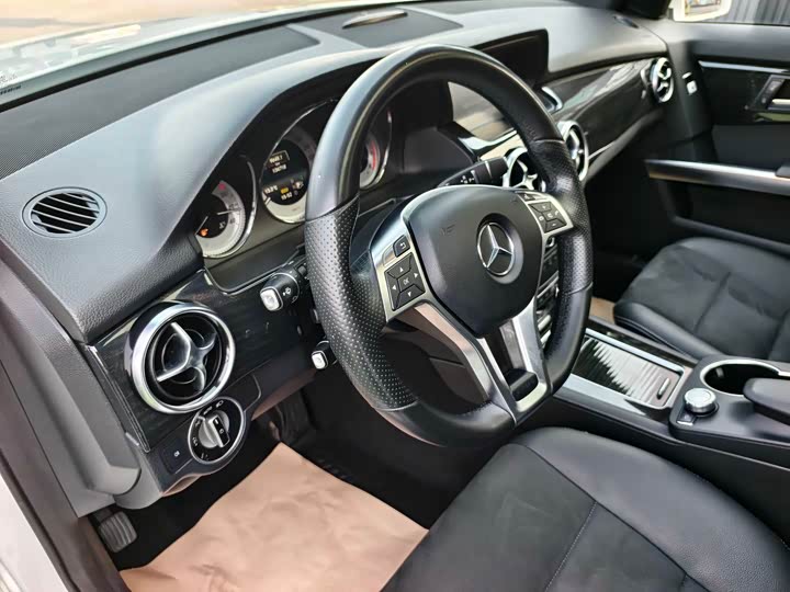 Mercedes-Benz GLK-Class 2015 GLK 260 4 MATIC — фото 6