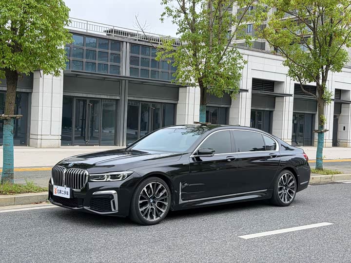 BMW 7-Series 2021 740 Li Leading M