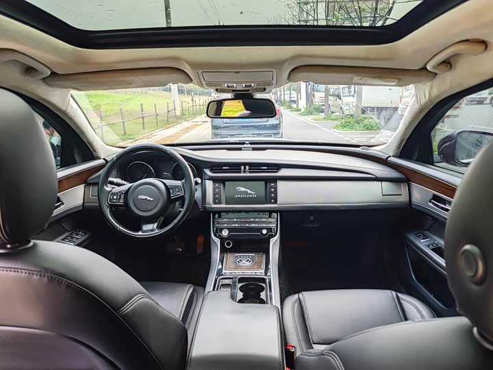 Jaguar XFL 2017 XFL 2.0 T 200 PS — фото 4
