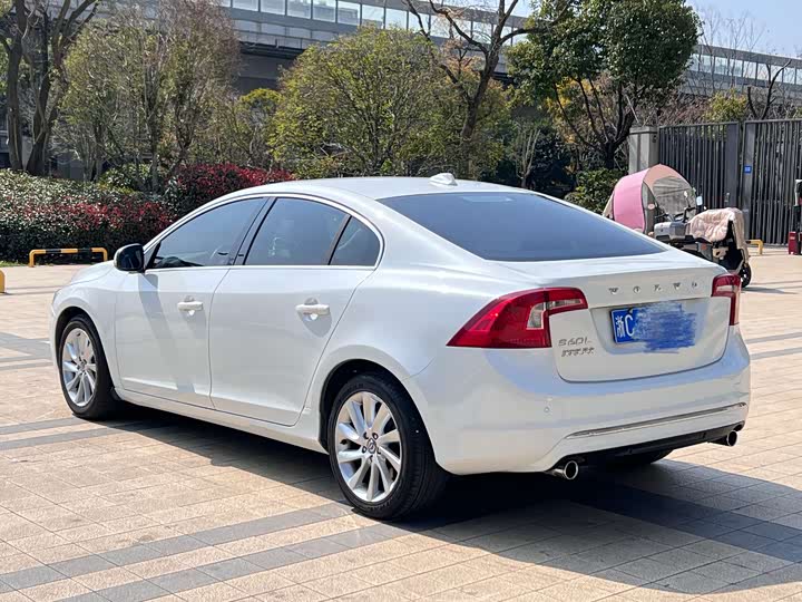 Volvo S60 2015 S 60 L 2.0 T — фото 14