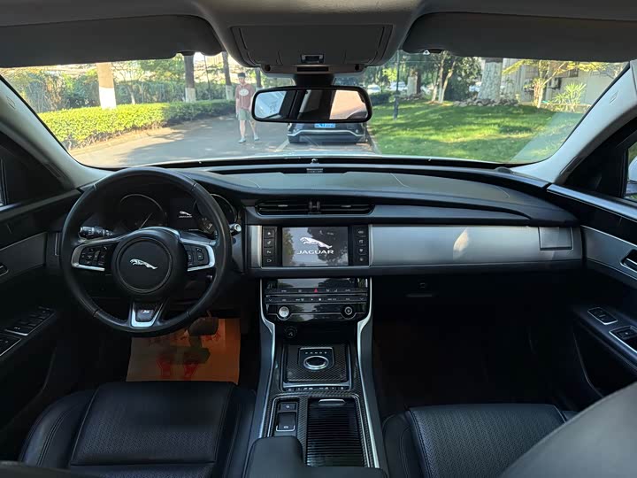 Jaguar XF 2018 XF Sportbrake 2.0 T 250 PS 2 WD — фото 23