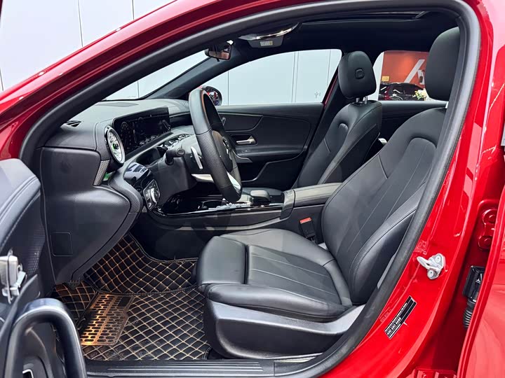 Mercedes-Benz A-Class 2022 A 200 L — фото 9