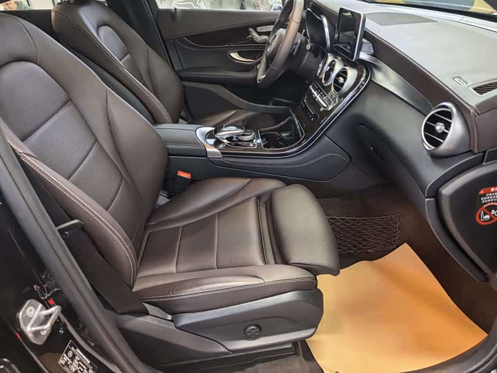 Mercedes-Benz GLC 2018 GLC 260 4 MATIC Luxury — фото 16