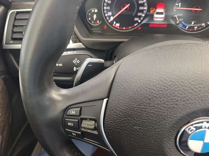 BMW 3-Series 2018 320 Li Leading — фото 21