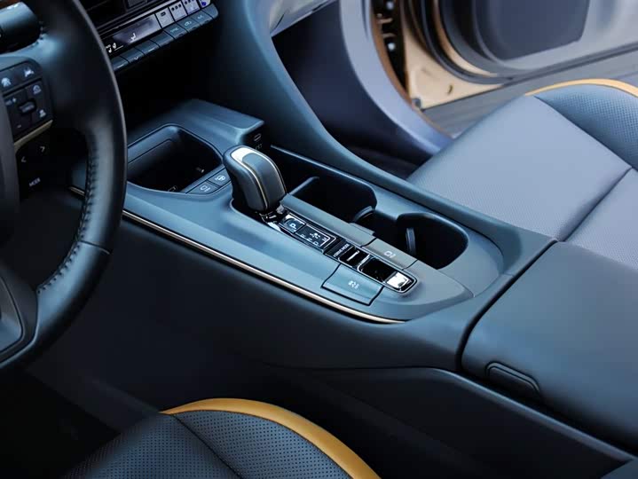 Toyota Sport 2023 2.4 T Sport Cross HEV 4 WD — фото 22