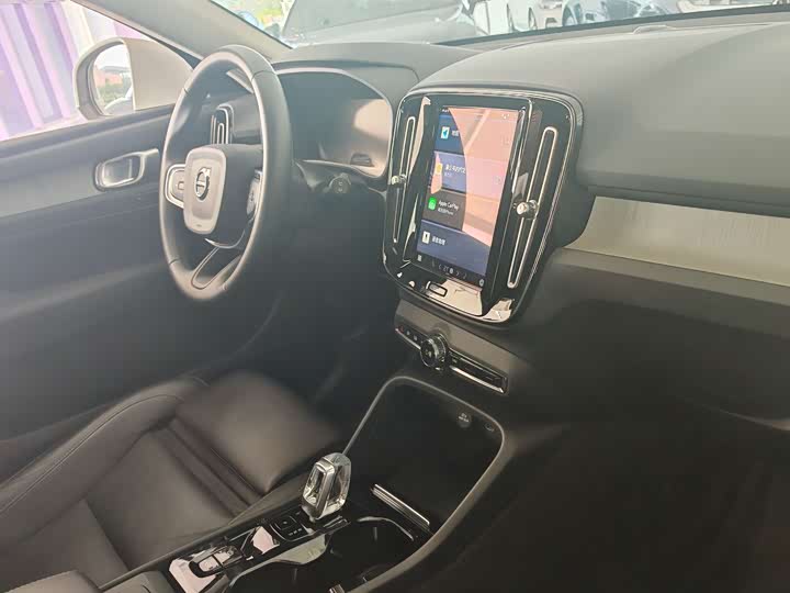 Volvo XC40 2025 B 4 WD — фото 24