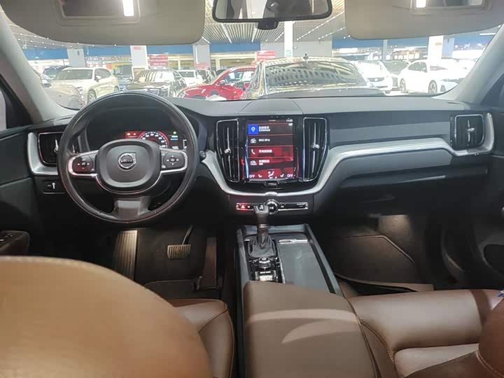 Volvo XC60 2019 T 5 4 WD VI — фото 10