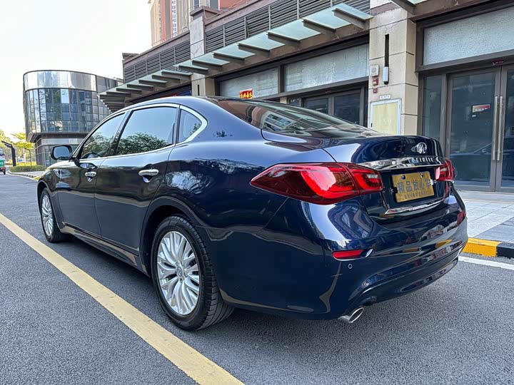 Infiniti Q70 2019 Q 70 L 2.0 T — фото 4