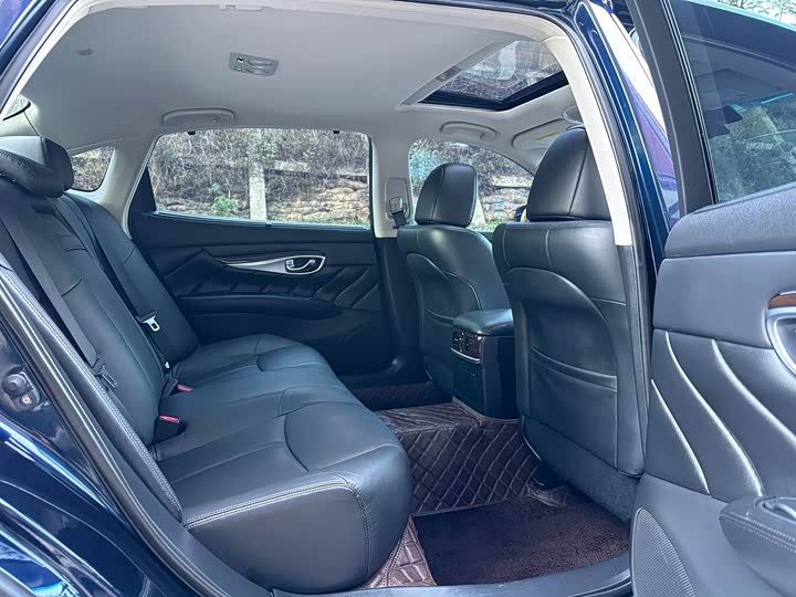 Infiniti Q70 2019 Q 70 L 2.0 T — фото 11