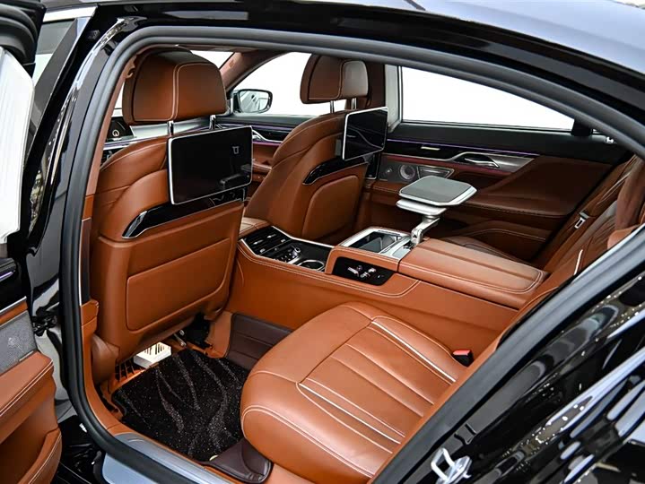 BMW 7-Series 2018 740 Li x Drive M — фото 12