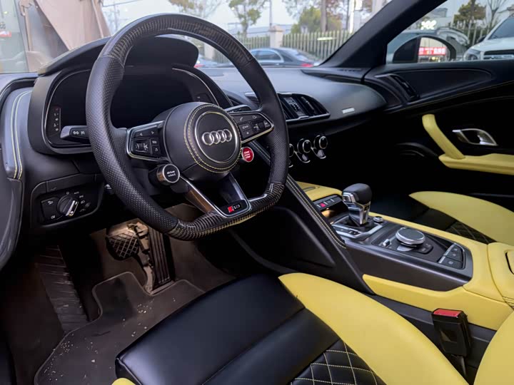 Audi R8 2017 V 10 Spyder — фото 16