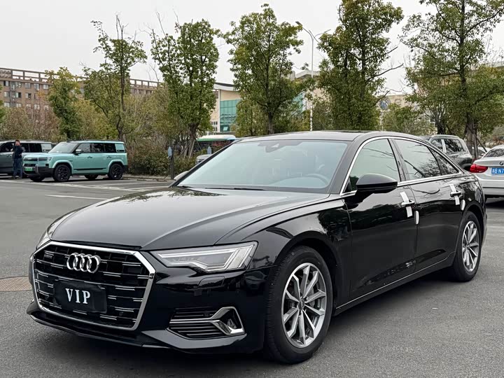 Audi A6L — фото 1