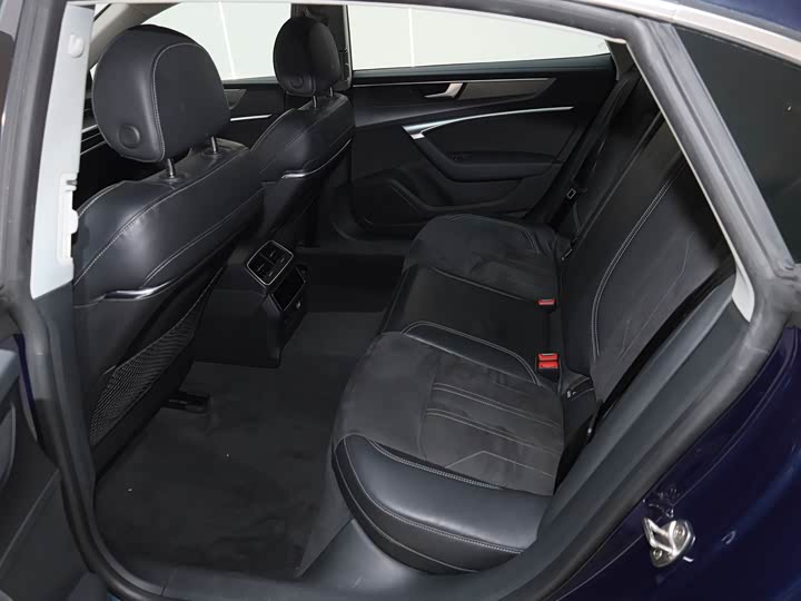 Audi A7L 2024 45 TFSI S-line — фото 13