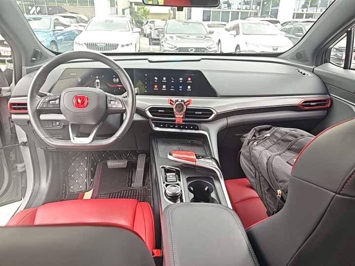 Changan UNI-T 2020 1.5 T Premium — фото 10