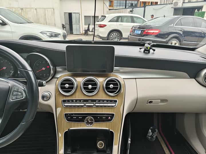 Mercedes-Benz C-Class C 200 L — фото 17