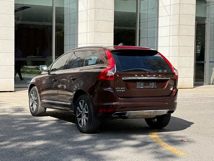 Volvo XC60 2016 T 5 AWD — фото 18