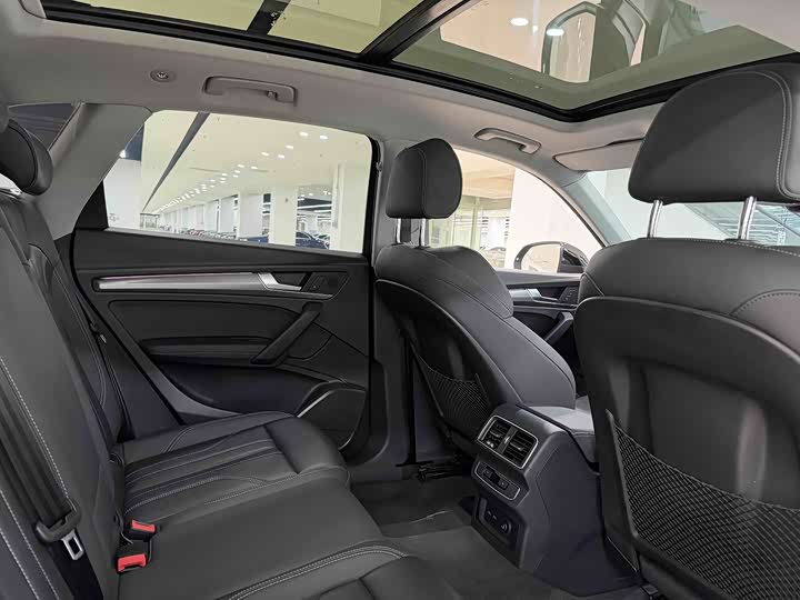 Audi Q5L 40 TFSI люкс-динамик — фото 9