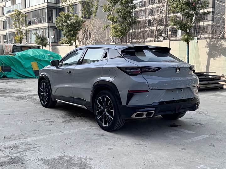 Changan UNI-T 2023 1.5 T Premium — фото 6