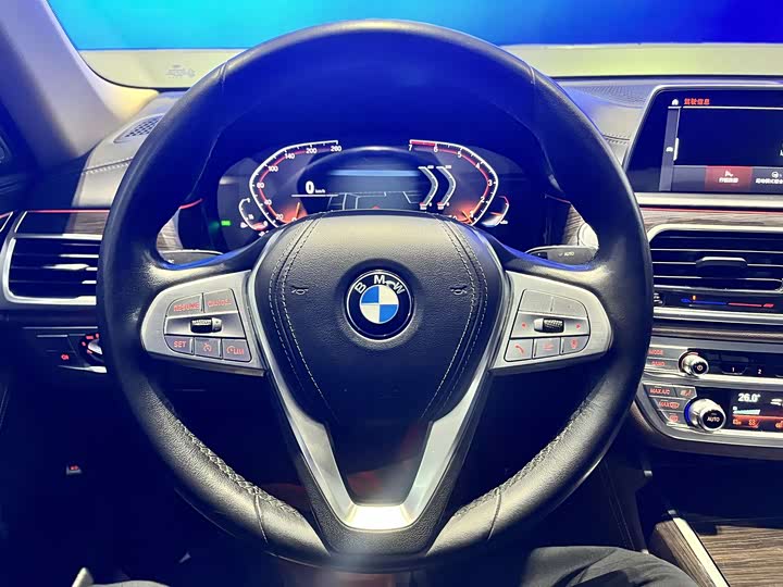 BMW 7 Series 730Li люкс-пакет — фото 11