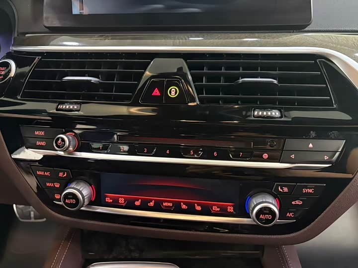 BMW 6-Series 2018 640i x Drive M — фото 20